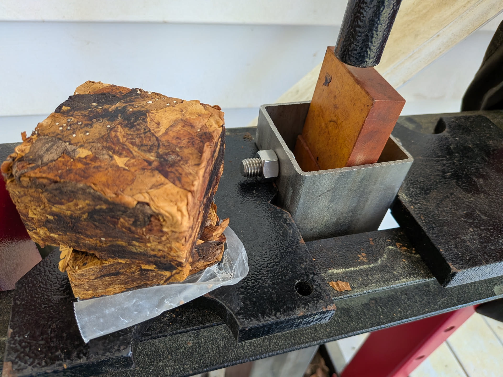 Pushing out plugs from the stainless steel tube