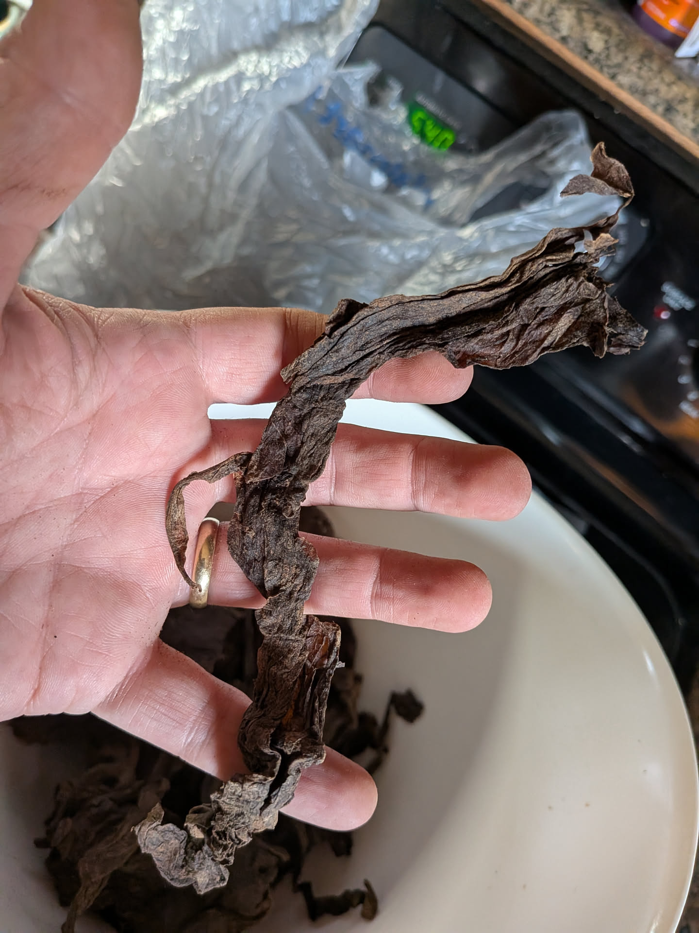 tight wrapped perique leaf